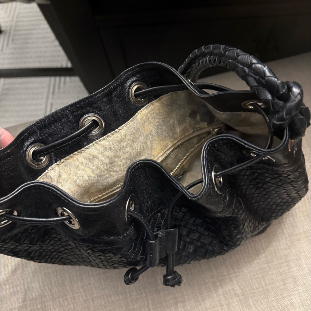 Elliott Lucca Black Woven Leather Shoulder Bag - Picture 10 of 11